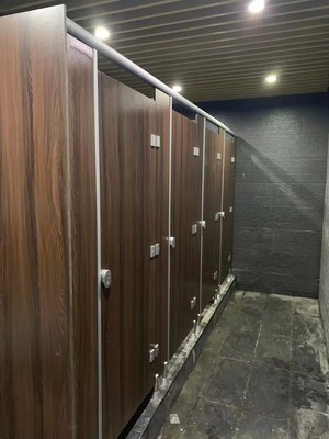 河南公廁衛(wèi)生間隔斷成品材料加工廠價(jià)格解析及掛墻板選購指南